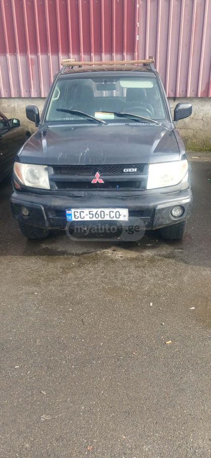 Mitsubishi Pajero IO