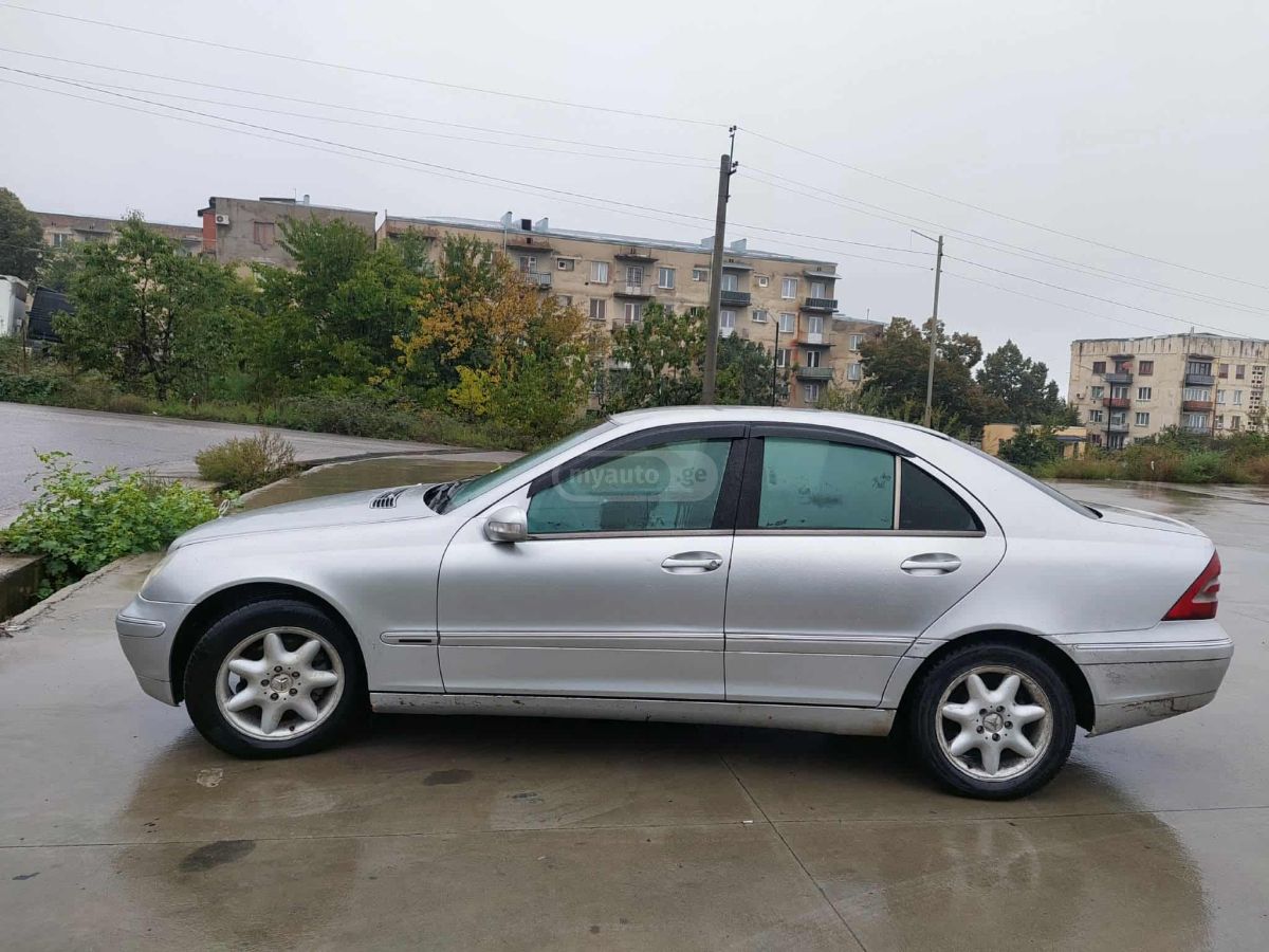 Mercedes-Benz C 200 2000 — photo 2