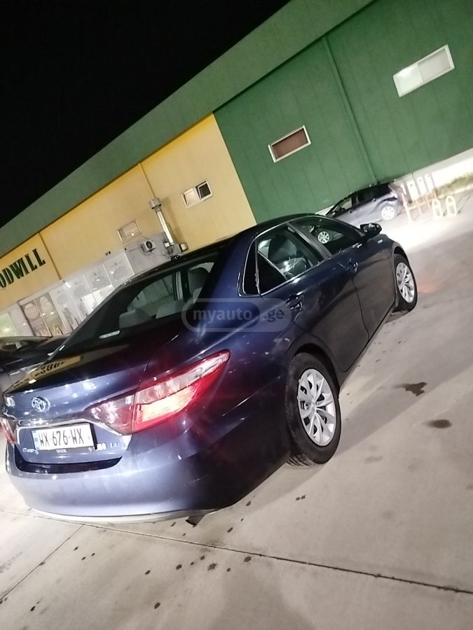 Toyota Camry 2016 — photo 2