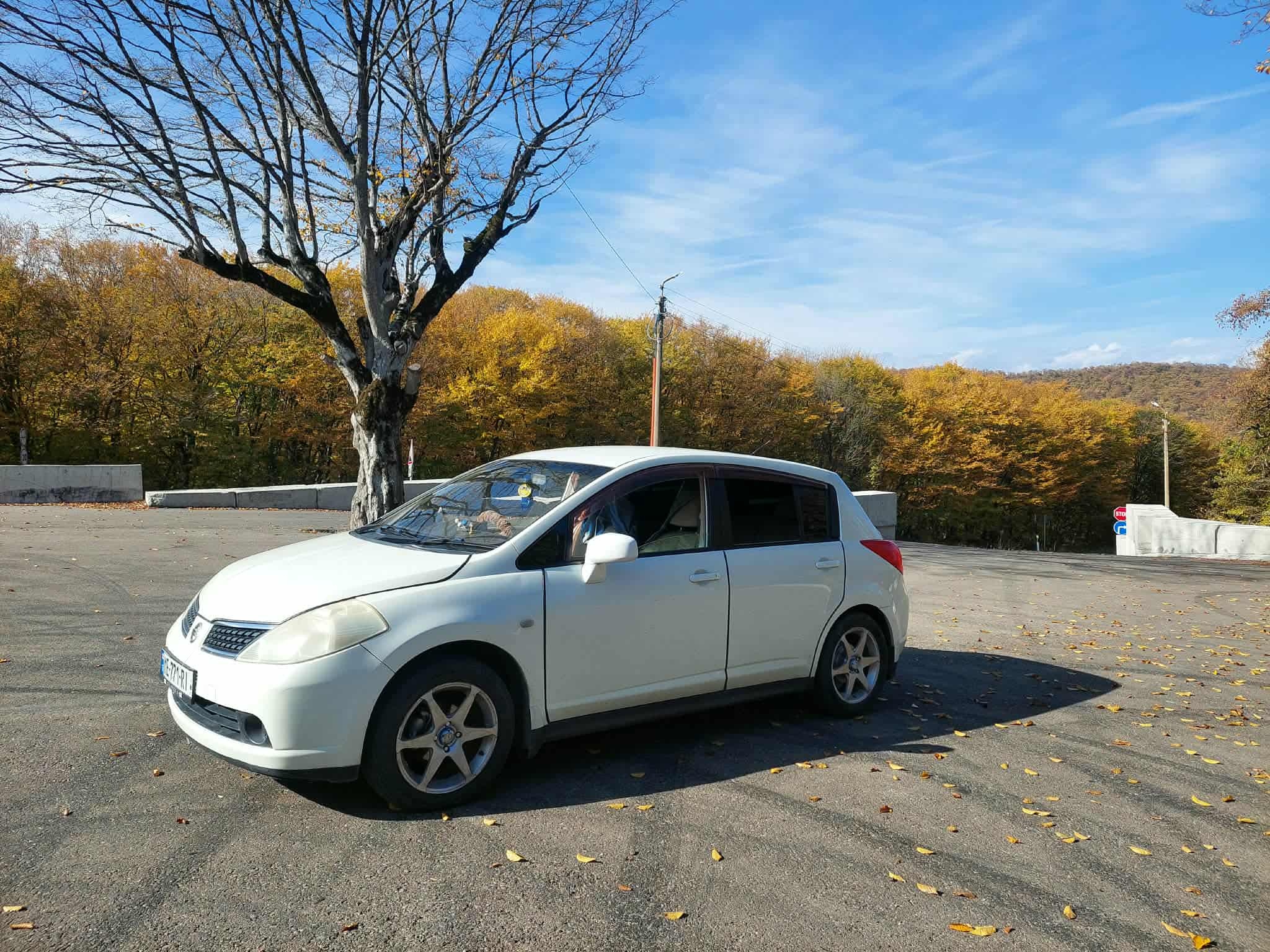 Nissan Tiida 2003 — photo 2