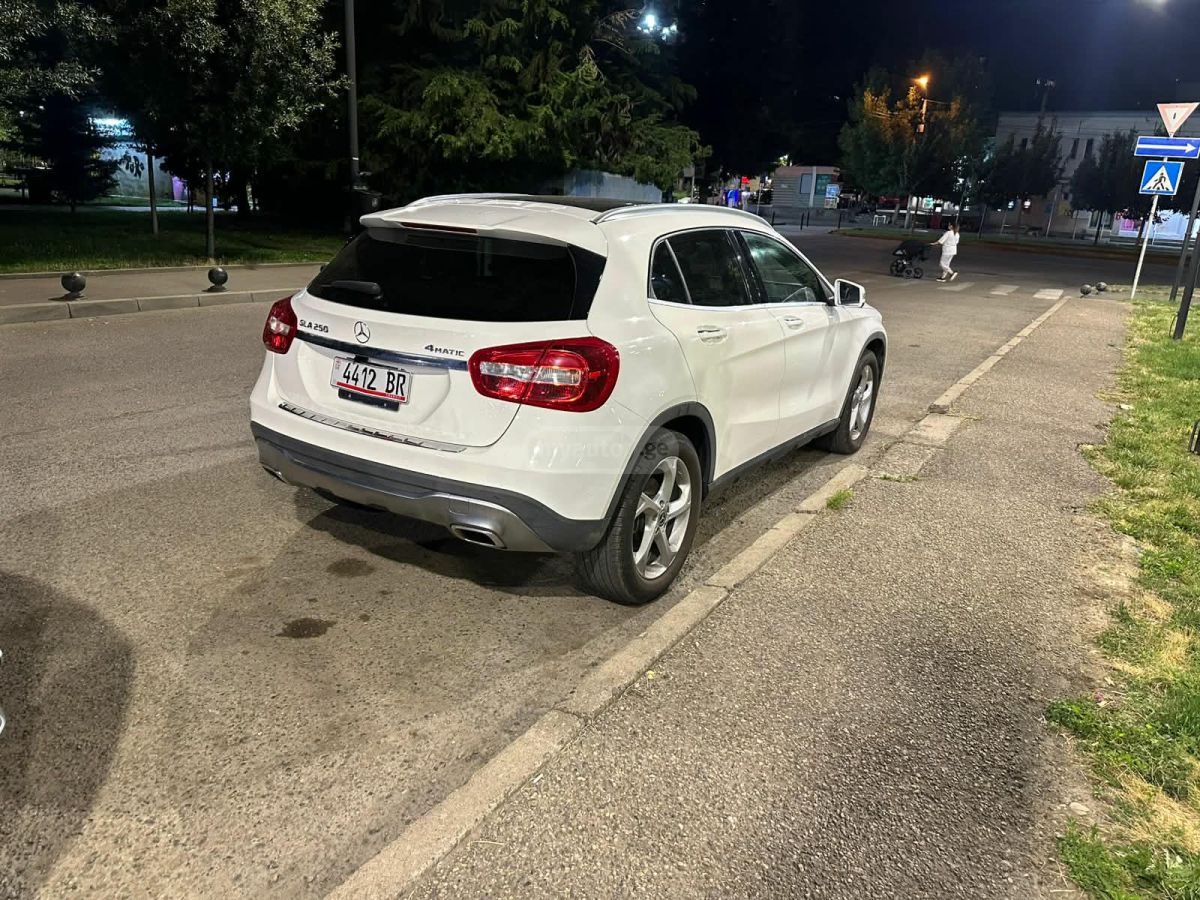 Mercedes-Benz GLA 250