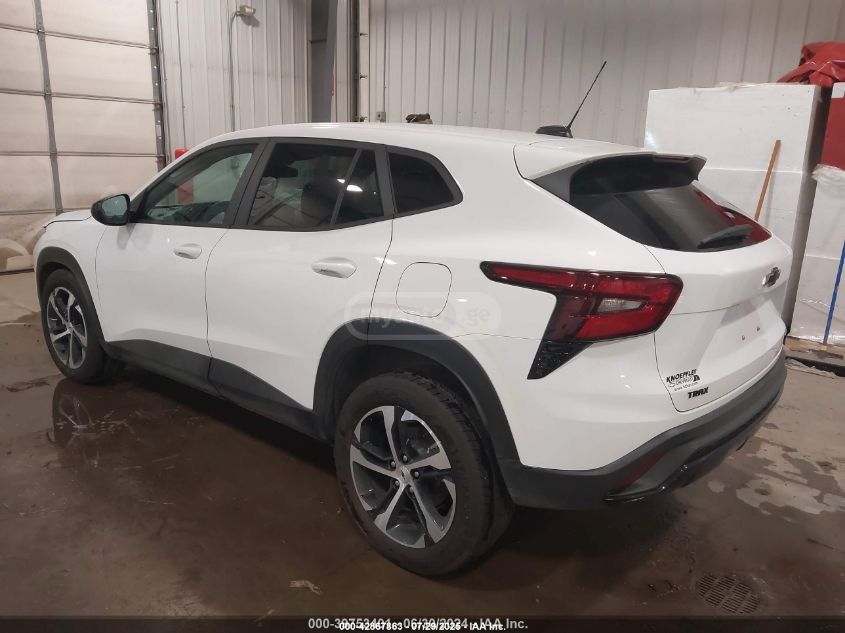 Chevrolet Trax 2023 — photo 2