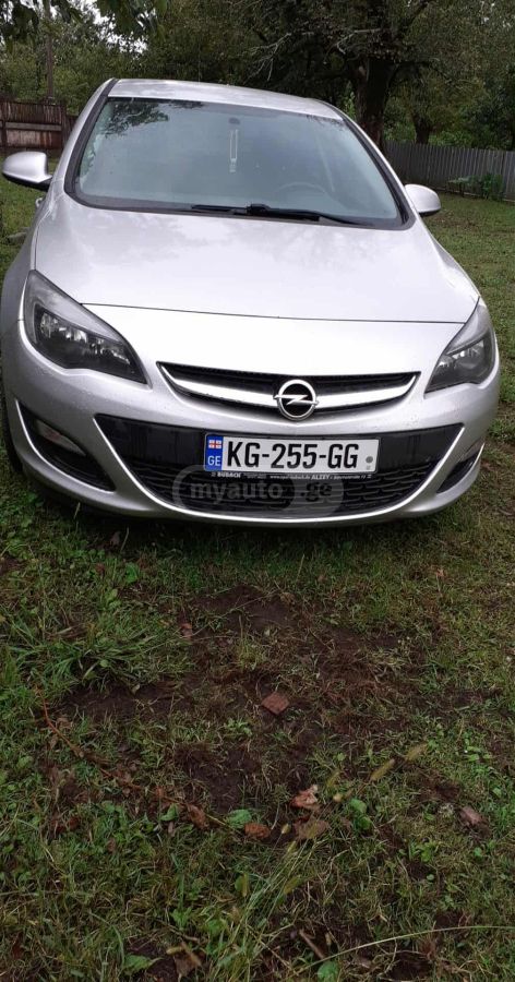 Opel Astra 2013 — photo 2