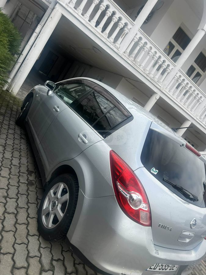 Nissan Tiida 2008 — photo 2