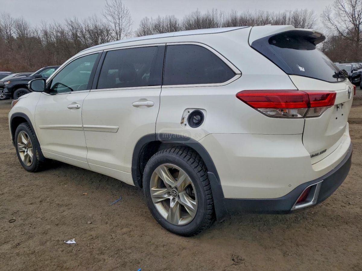 Toyota Highlander 2018 — photo 2
