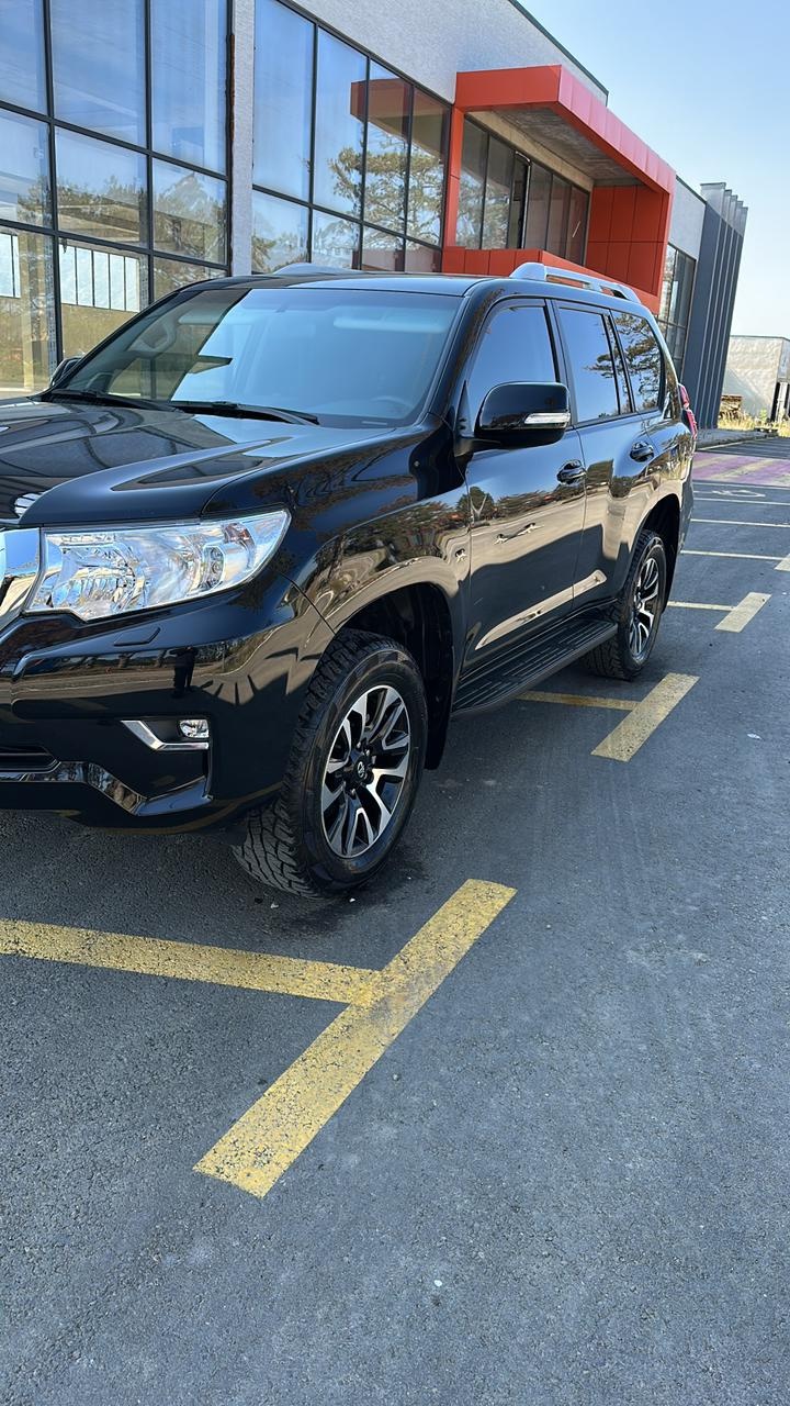 Toyota Land Cruiser Prado 2023 — photo 2
