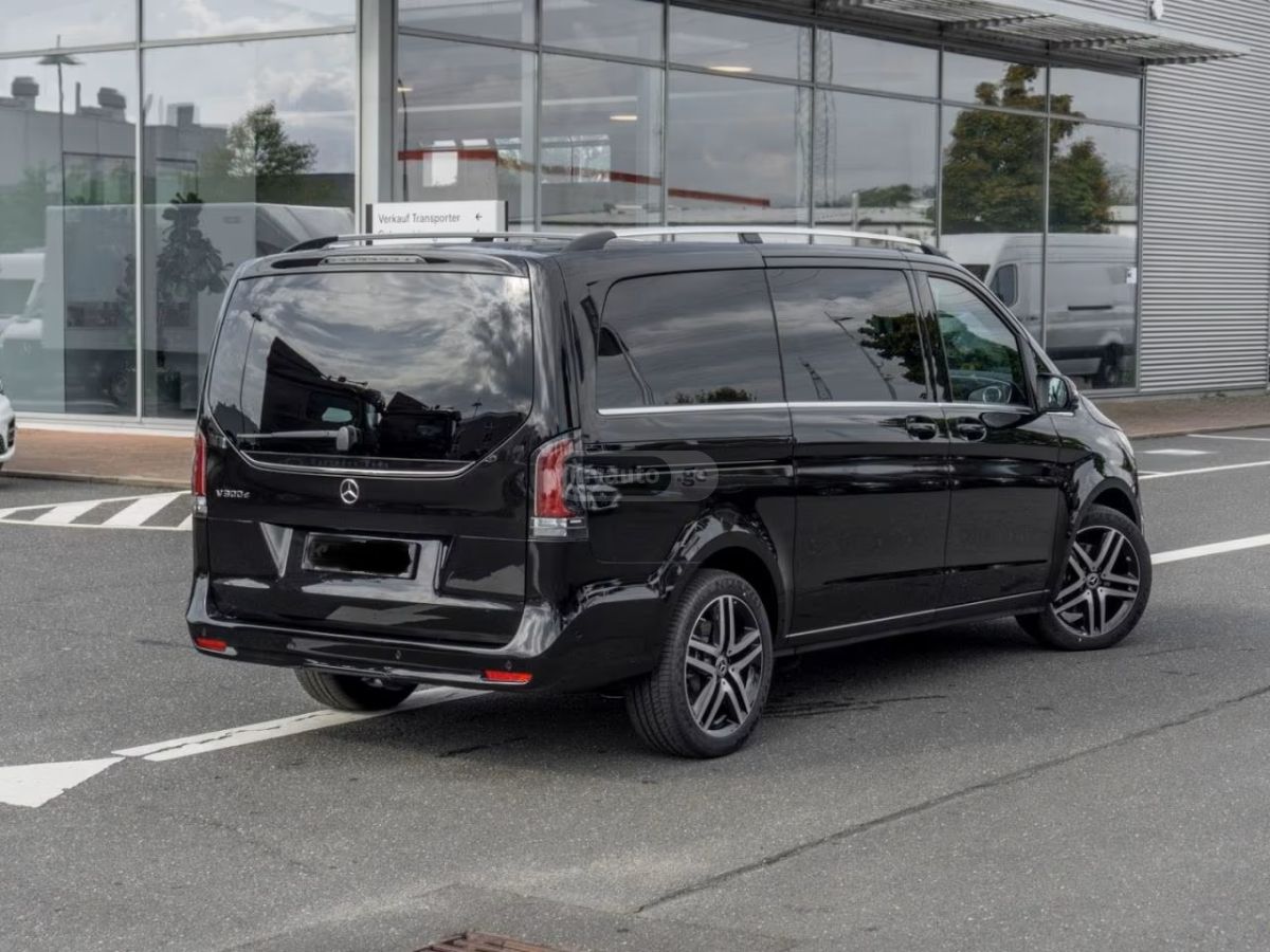 Mercedes-Benz V 300 2025 — photo 2