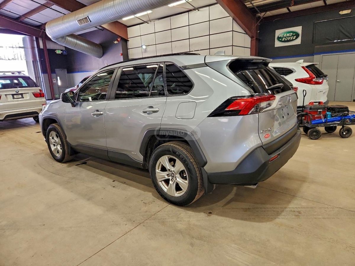 Toyota RAV4 2020 — photo 2