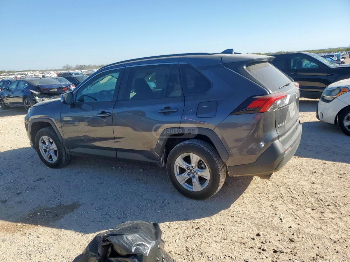 Toyota RAV 4 2021 — photo 2