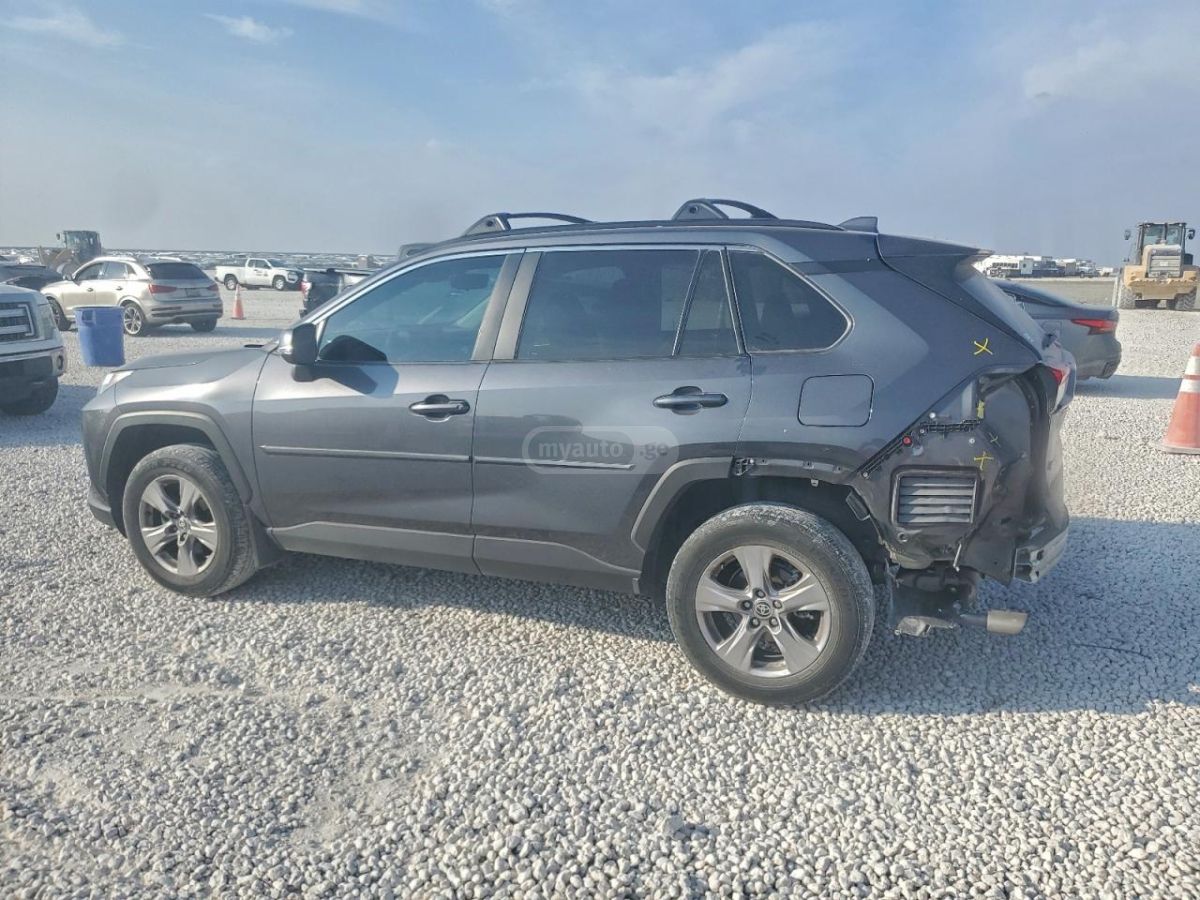 Toyota RAV 4 2022 — photo 2