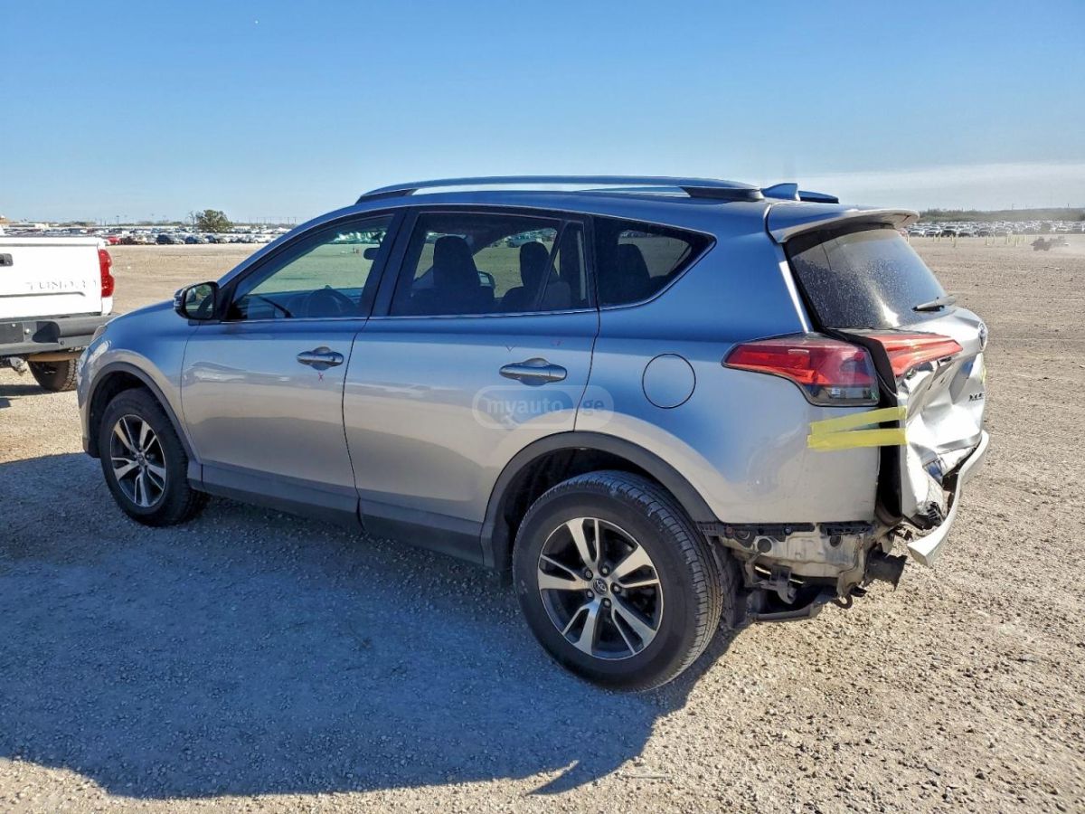 Toyota RAV4 2016 — photo 2