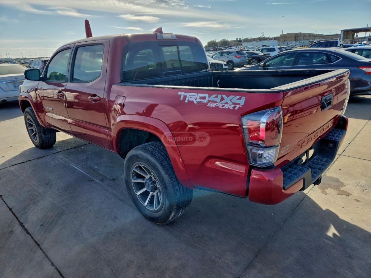 Toyota Tacoma 2020 — photo 2