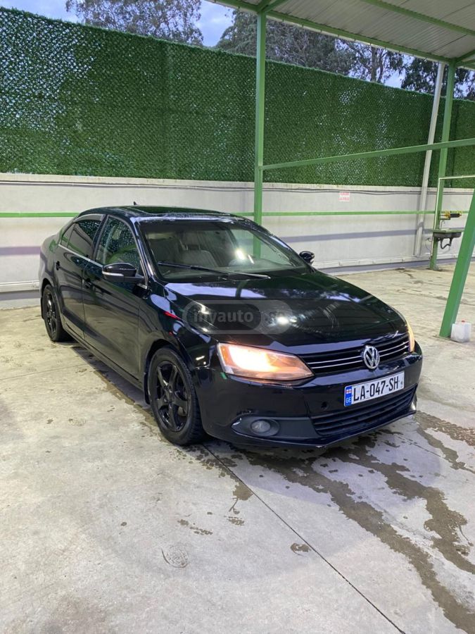 Volkswagen Jetta 2014 — photo 2