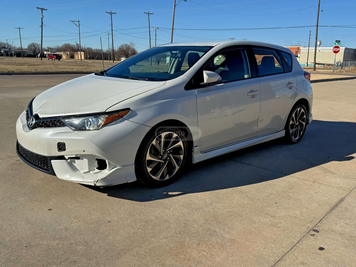 Toyota Scion 2016 — photo 2