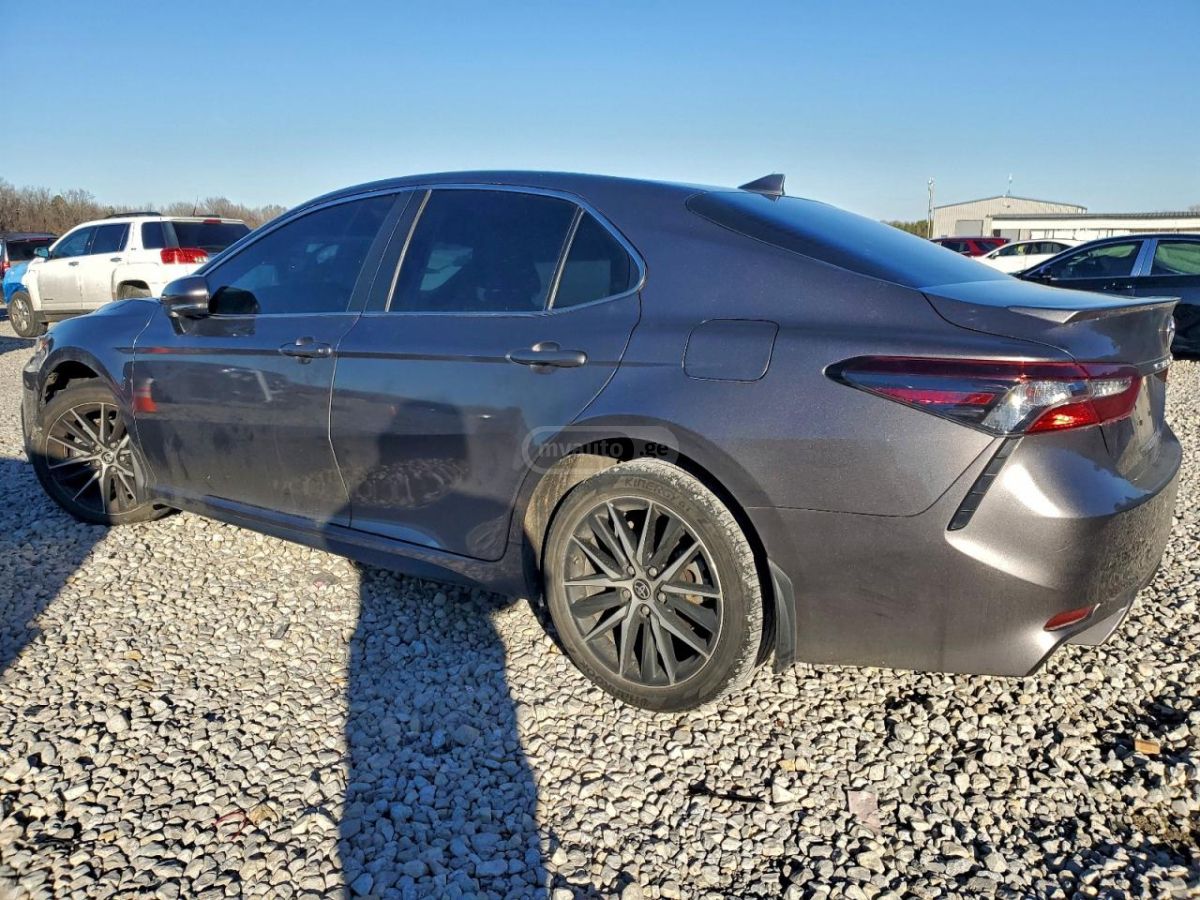 Toyota Camry 2024 — photo 2