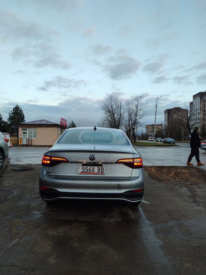 Volkswagen Jetta 2023 — photo 2