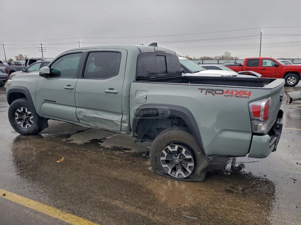 Toyota Tacoma 2023 — photo 2