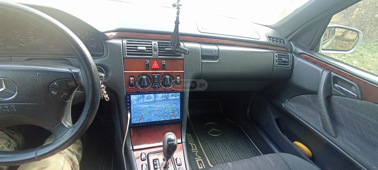 Mercedes-Benz E 210 2001 — photo 2