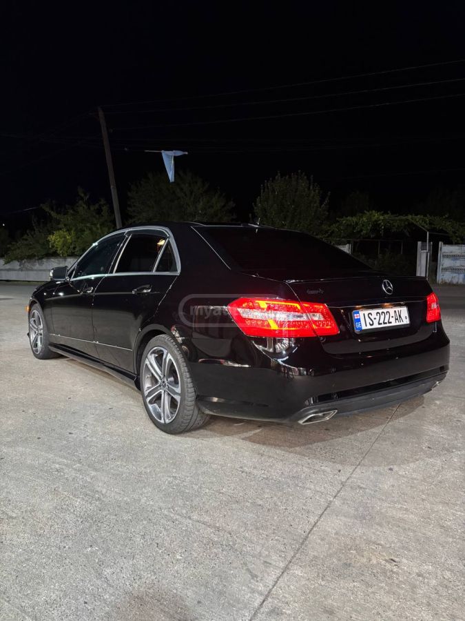 Mercedes-Benz E 350 2010 — photo 2