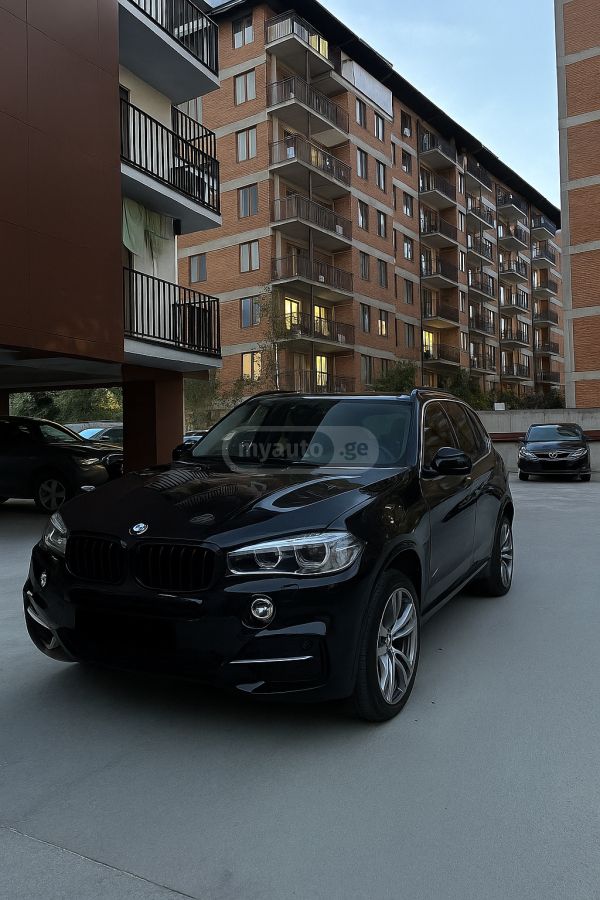 BMW X5 2014 — photo 2