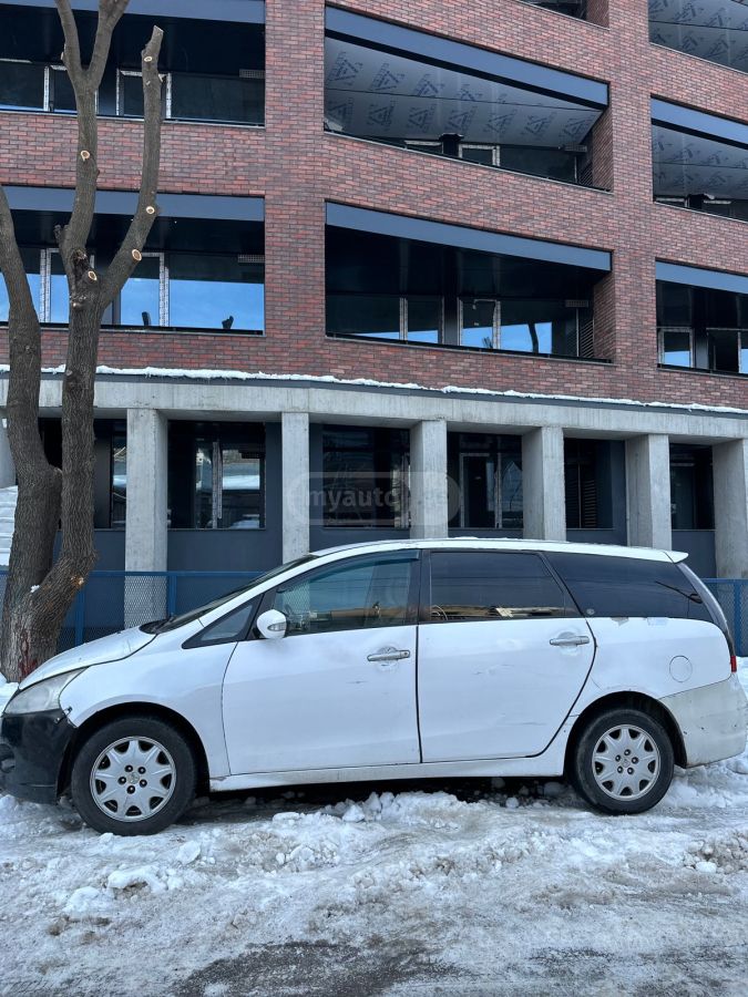 Mitsubishi Grandis 2004 — photo 2