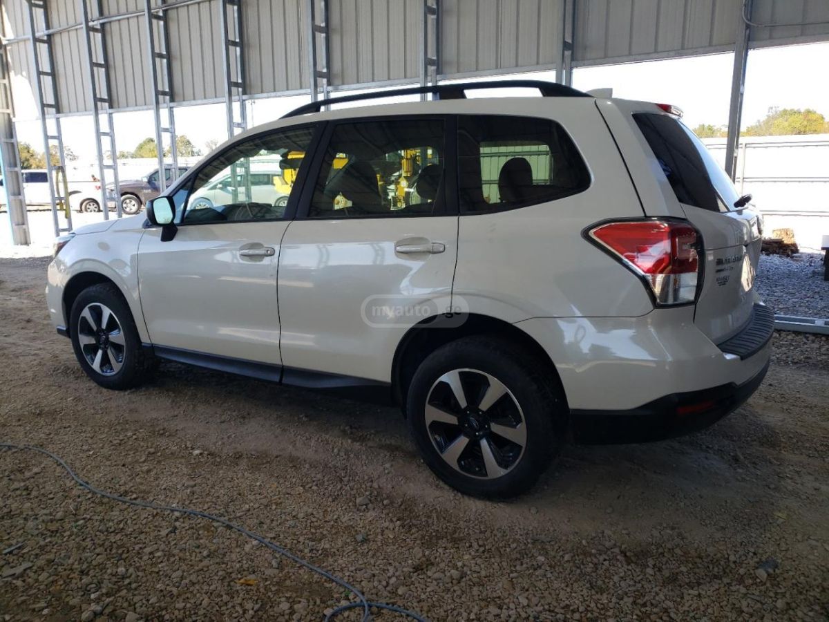 Subaru Forester 2018 — photo 2