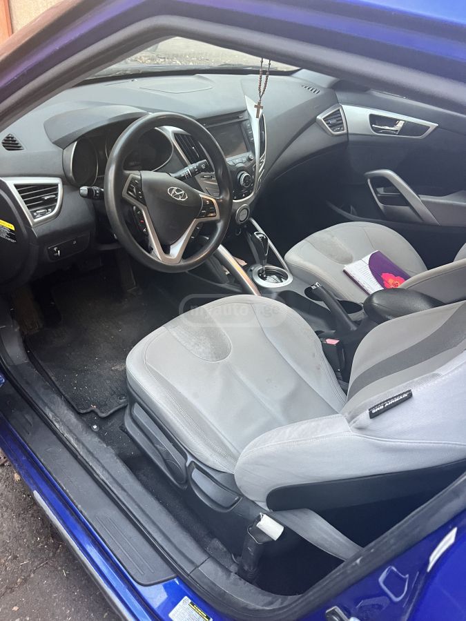 Hyundai Veloster 2011 — photo 2