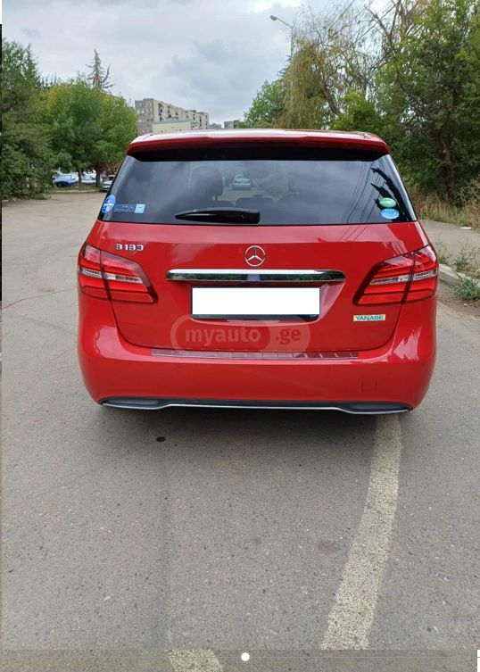 Mercedes-Benz B 180 2015 — photo 2