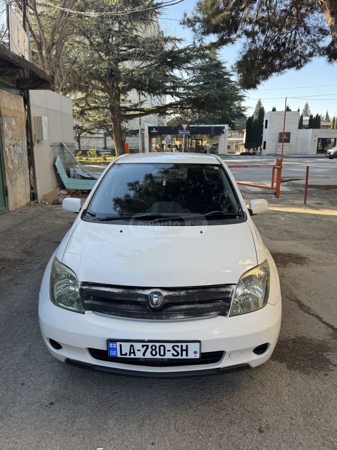 Toyota Ist