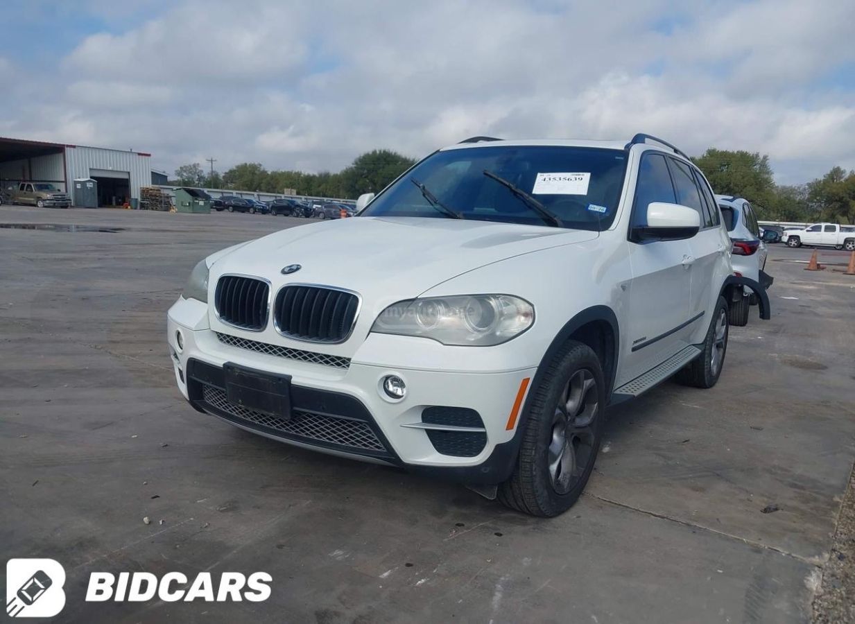 BMW X5 2013 — photo 2