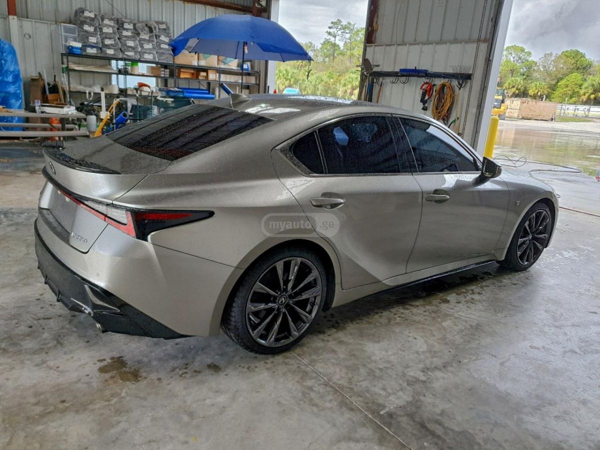 Lexus IS 350 2021 — photo 2