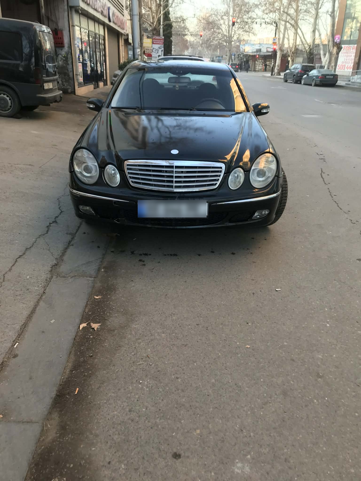 Mercedes-Benz E 350 2004 — photo 2
