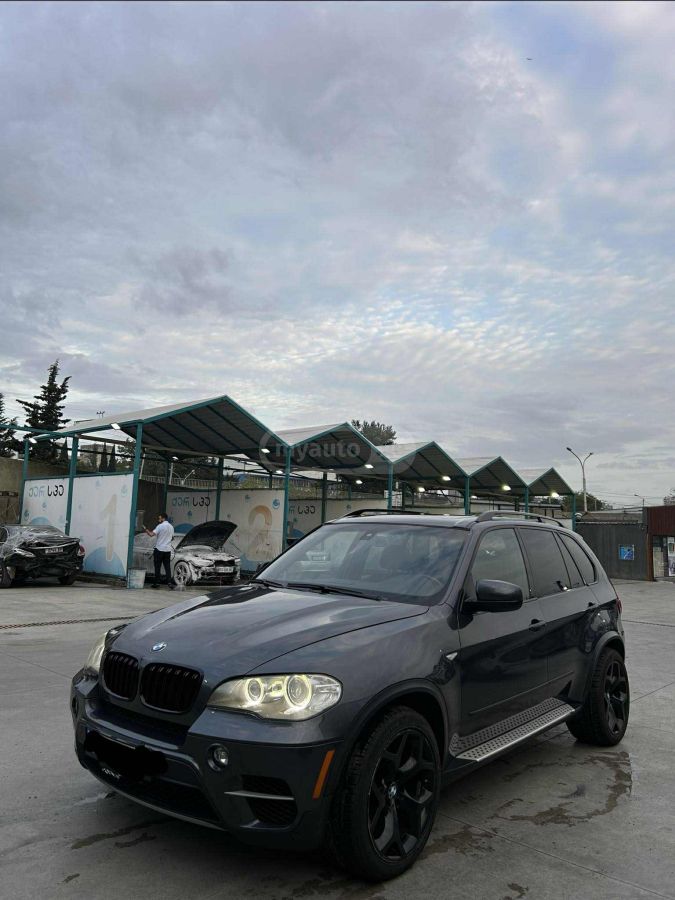BMW X5 2012 — photo 2