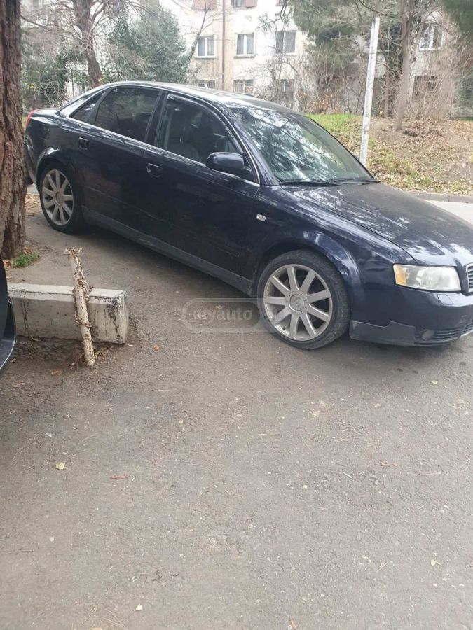 Audi A4 2001 — photo 2
