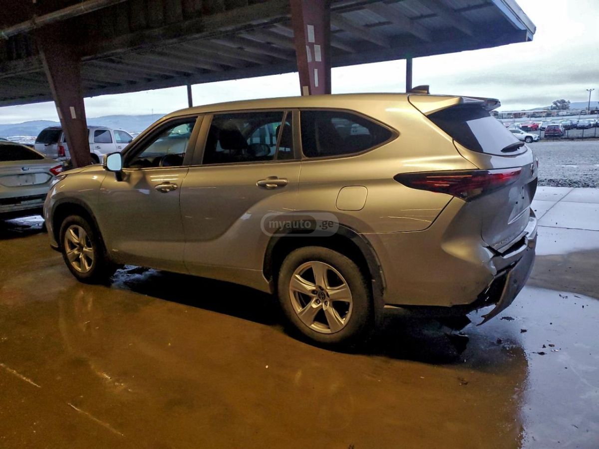Toyota Highlander 2024 — photo 2