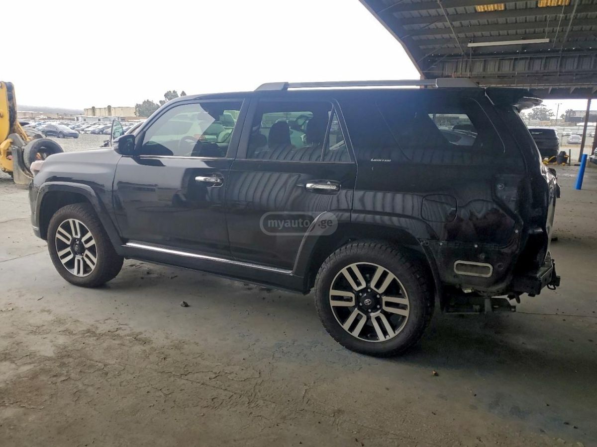 Toyota 4Runner 2017 — photo 2