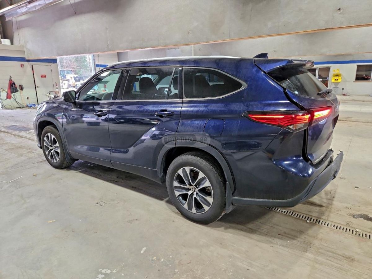 Toyota Highlander 2022 — photo 2