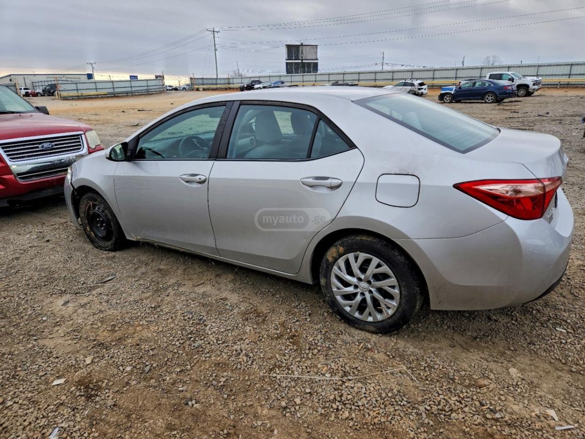 Toyota Corolla 2019 — photo 2