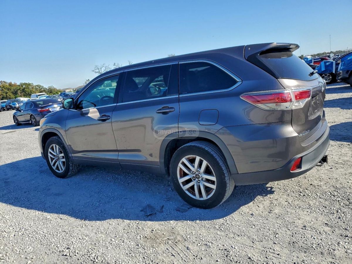 Toyota Highlander 2016 — photo 2