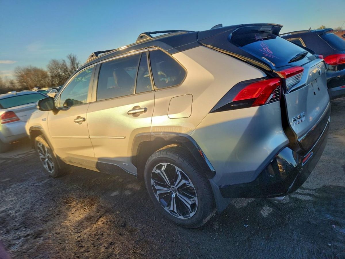 Toyota RAV4 2022 — photo 2