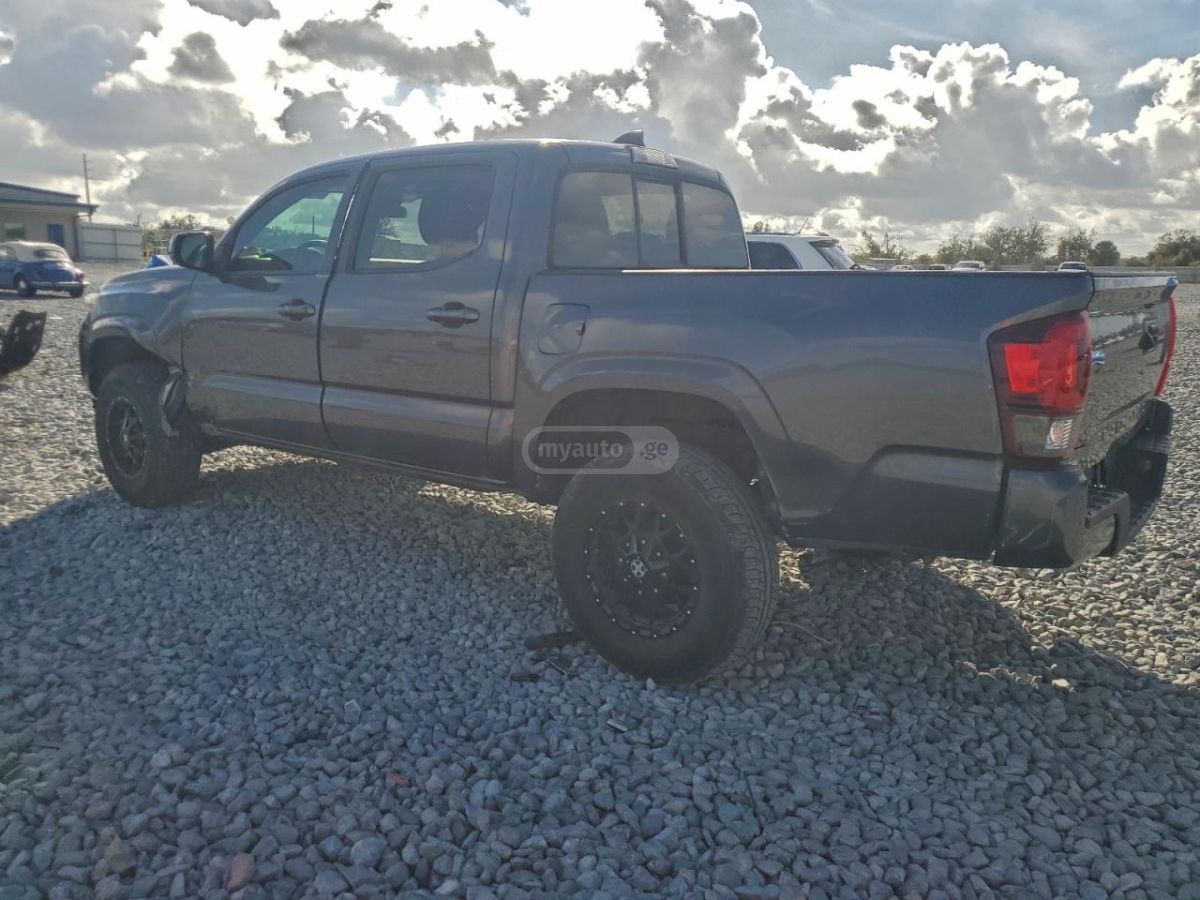 Toyota Tacoma 2020 — photo 2