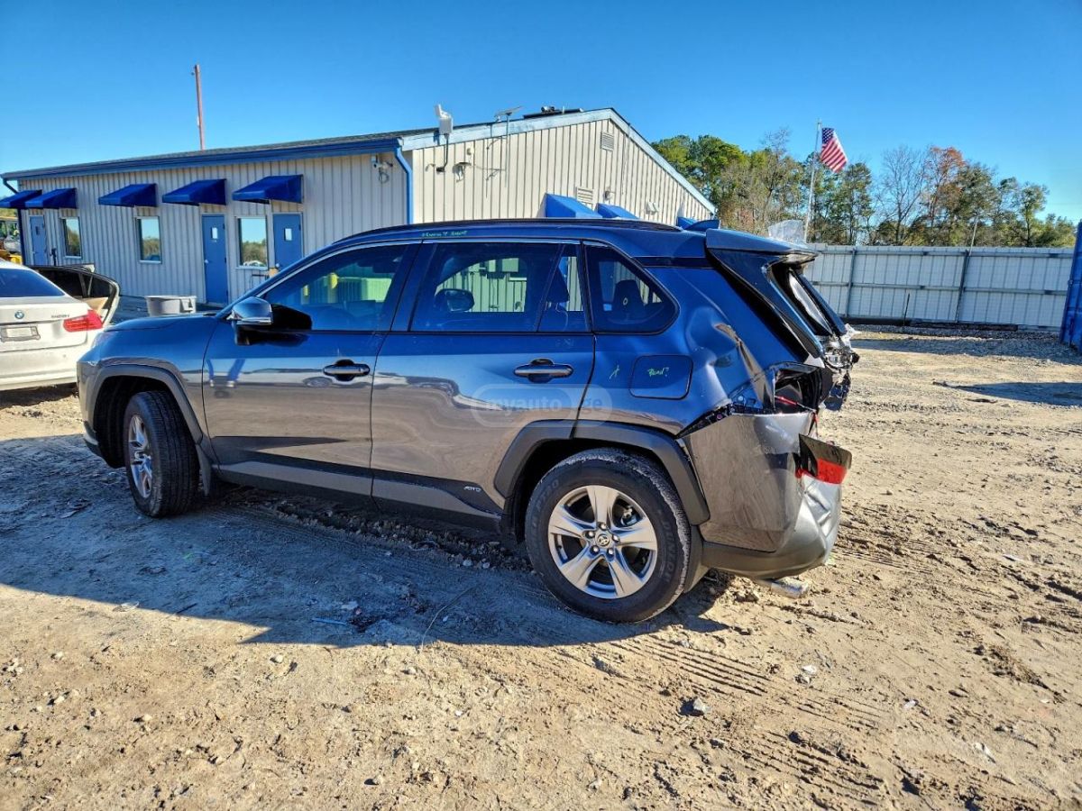 Toyota RAV4 2025 — photo 2