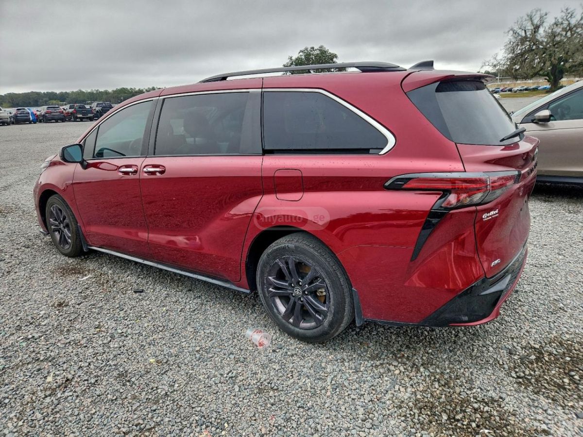 Toyota Sienna 2024 — photo 2