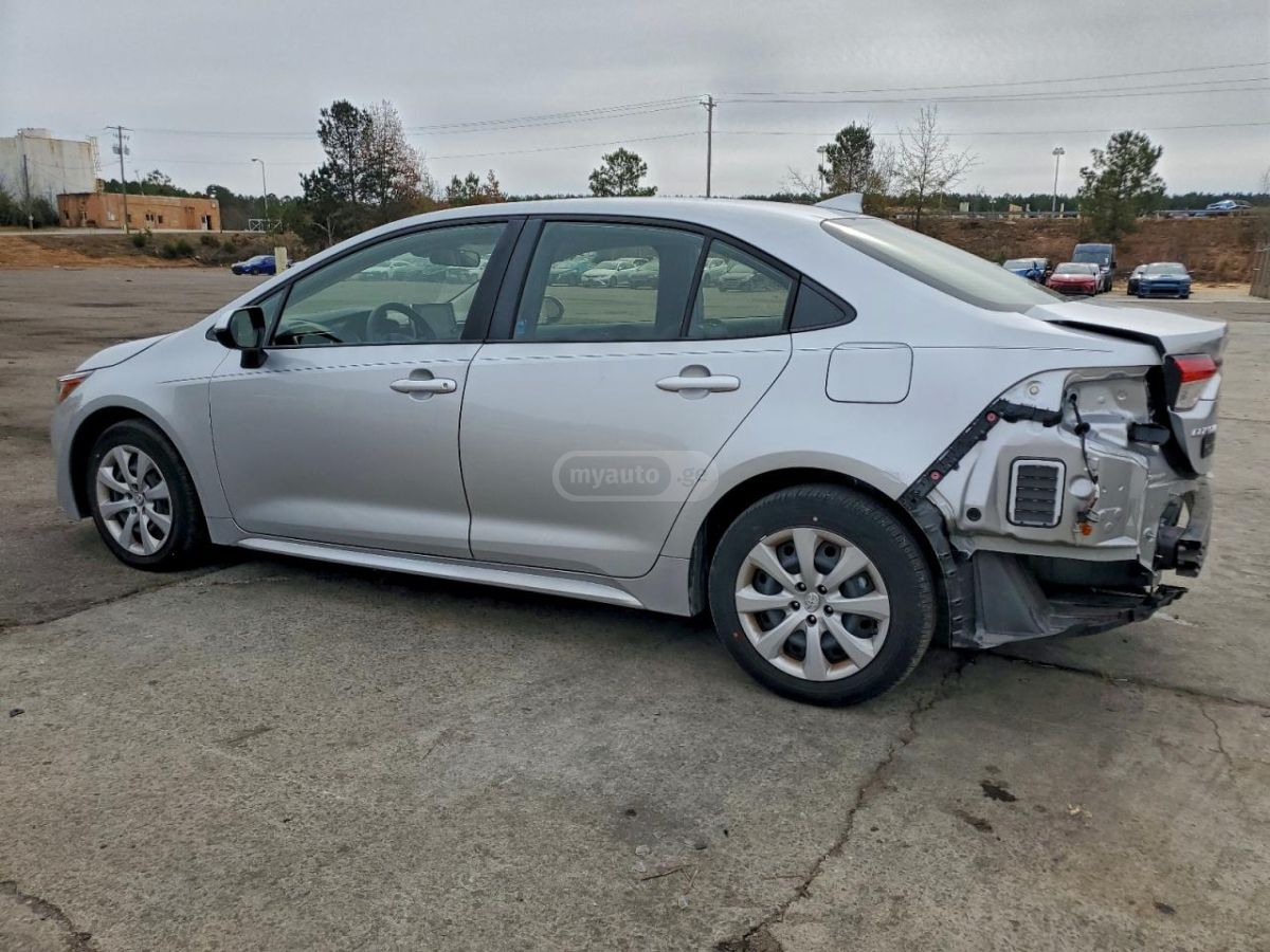 Toyota Corolla 2021 — photo 2