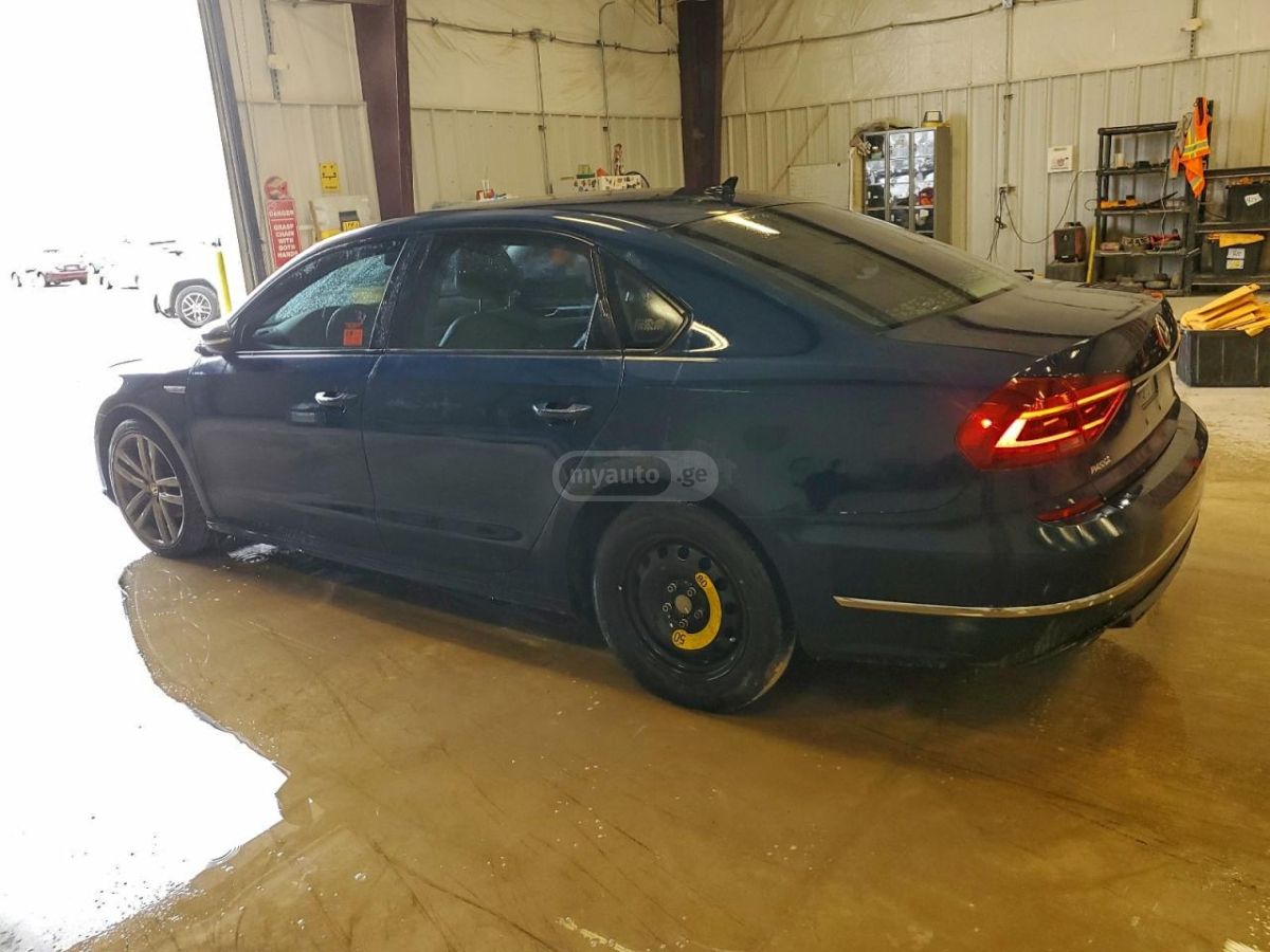 Volkswagen Passat 2018 — photo 2