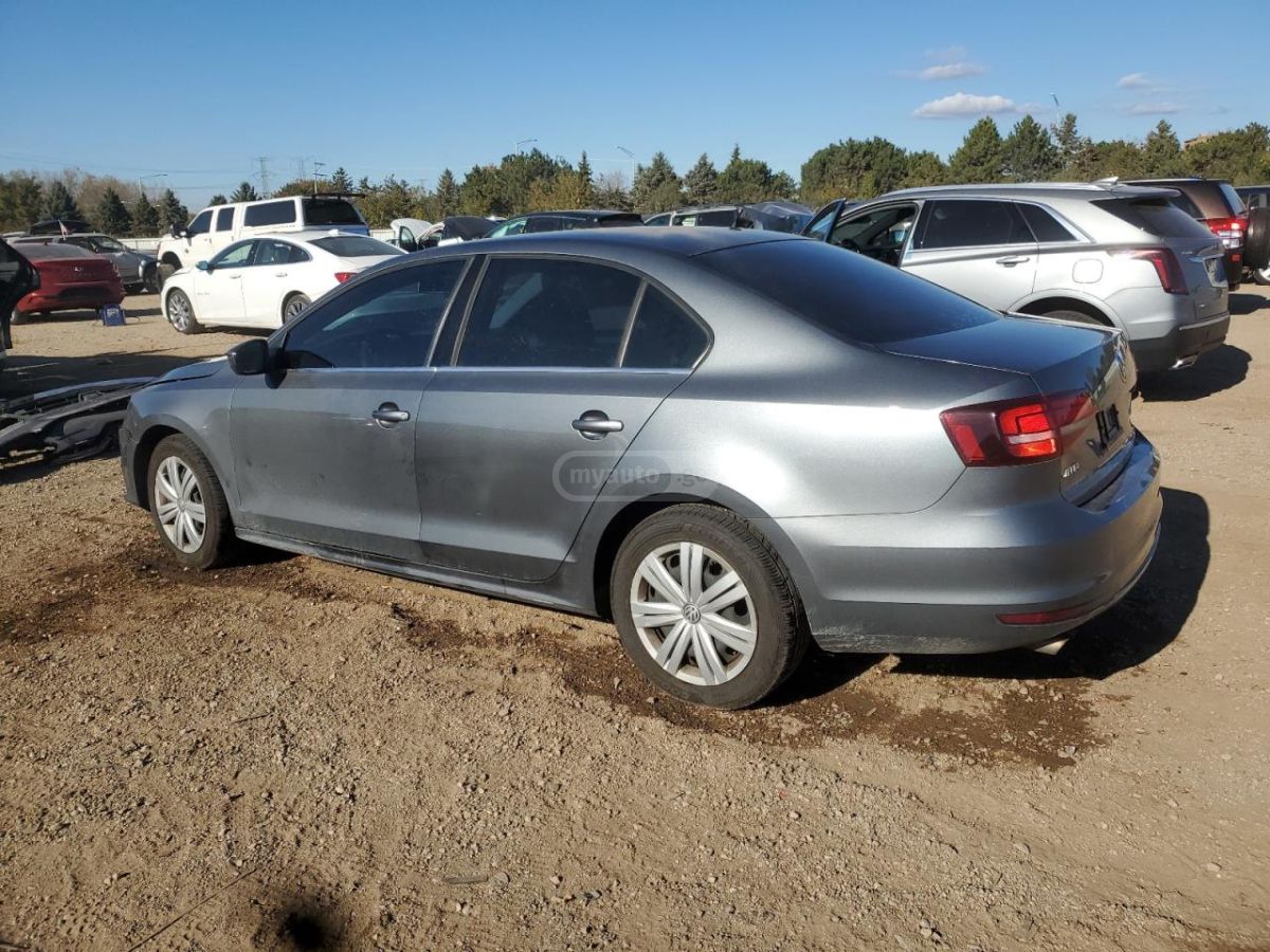 Volkswagen Jetta 2017 — photo 2