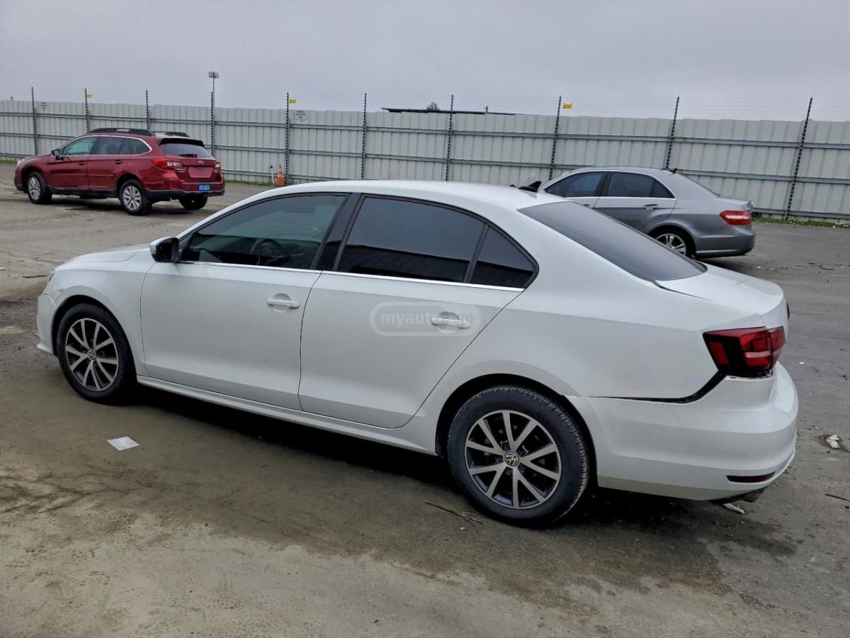 Volkswagen Jetta 2017 — photo 2