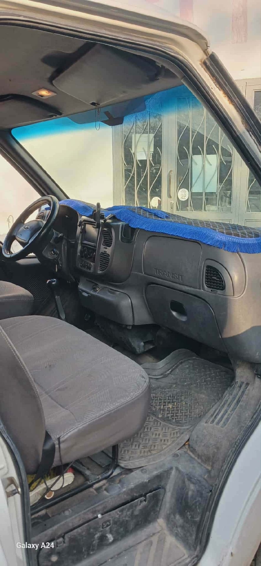 Ford Transit 2004 — photo 2
