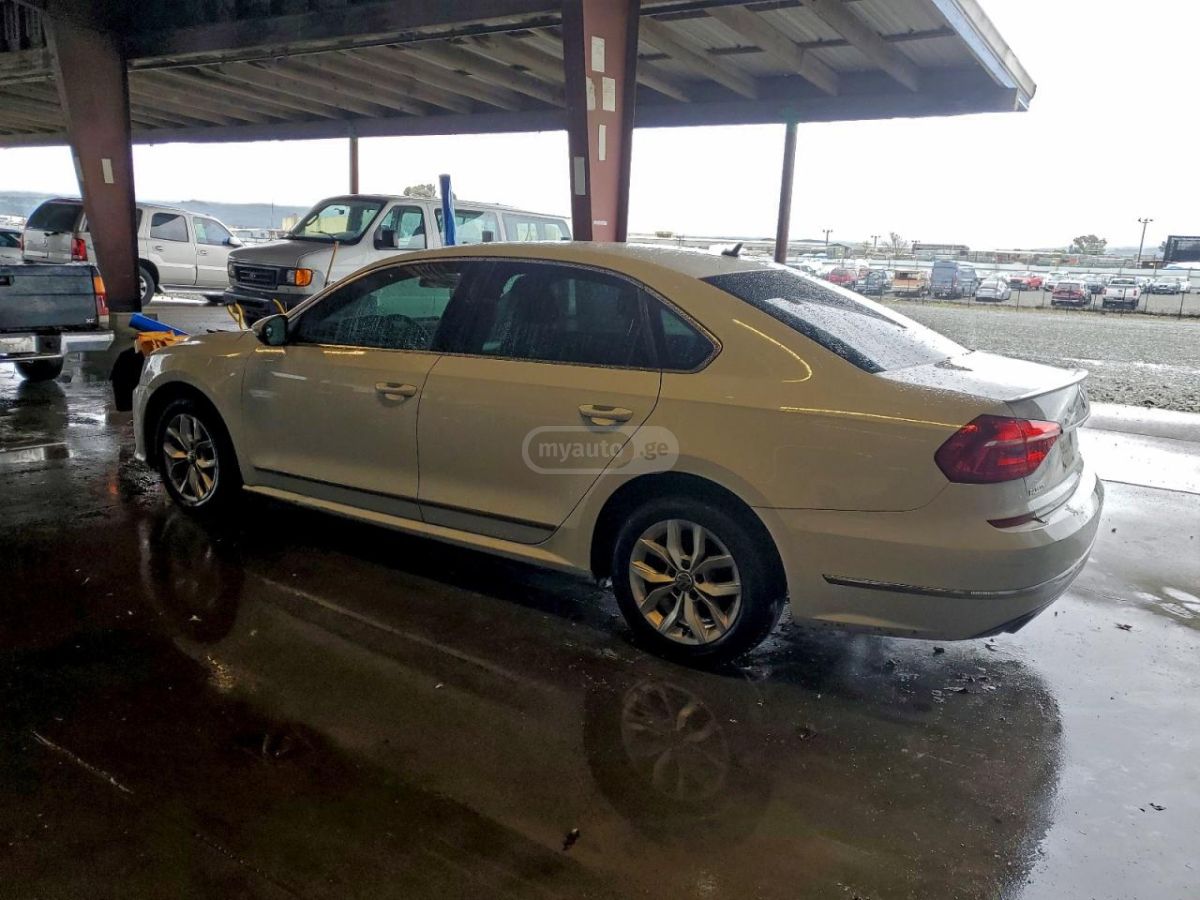 Volkswagen Passat 2016 — photo 2