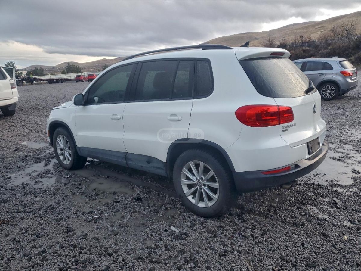 Volkswagen Tiguan 2017 — photo 2